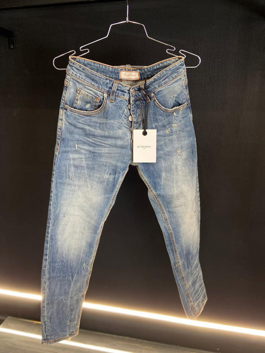 Jeans Different